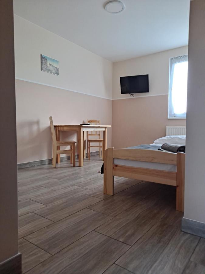 Hotel Dom Wycieczkowy "Na Stadionie" Kladsko Exteriér fotografie